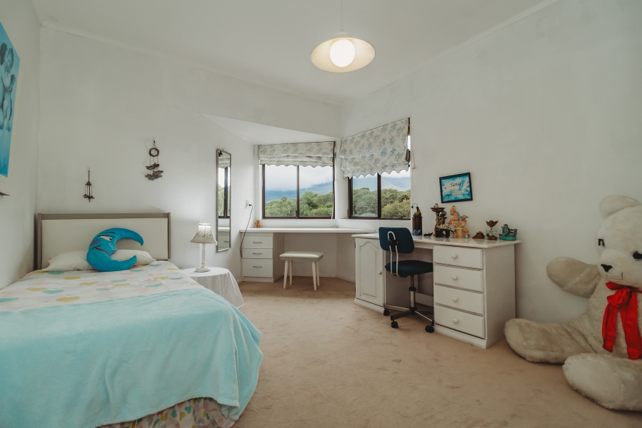 4 Bedroom Property for Sale in Bergsig Western Cape